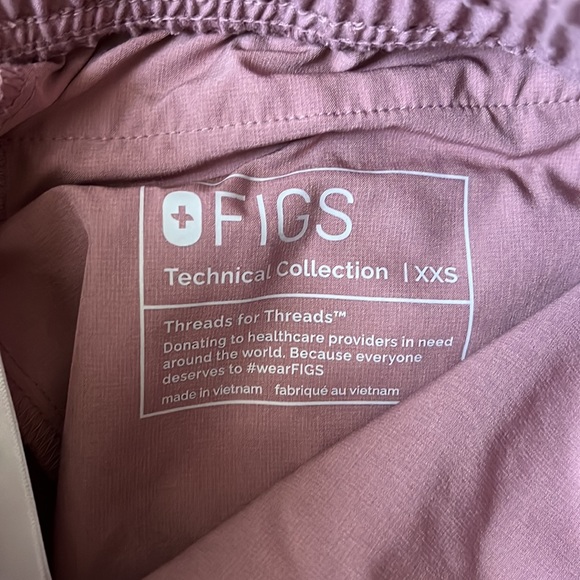 Figs XXS Technical Collection Like New - Picture 3 of 5